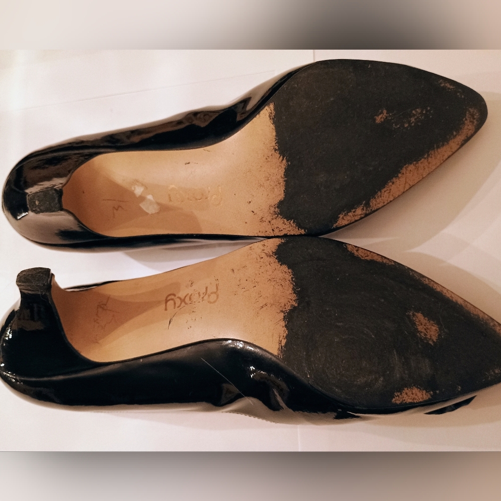 Chic Black Heels with Bow Accent - Picture 5 of 8